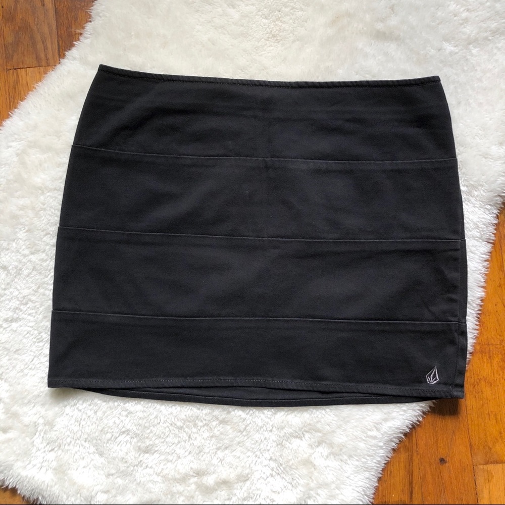 VOLCOM - Mini Skirt - Black, Size 27